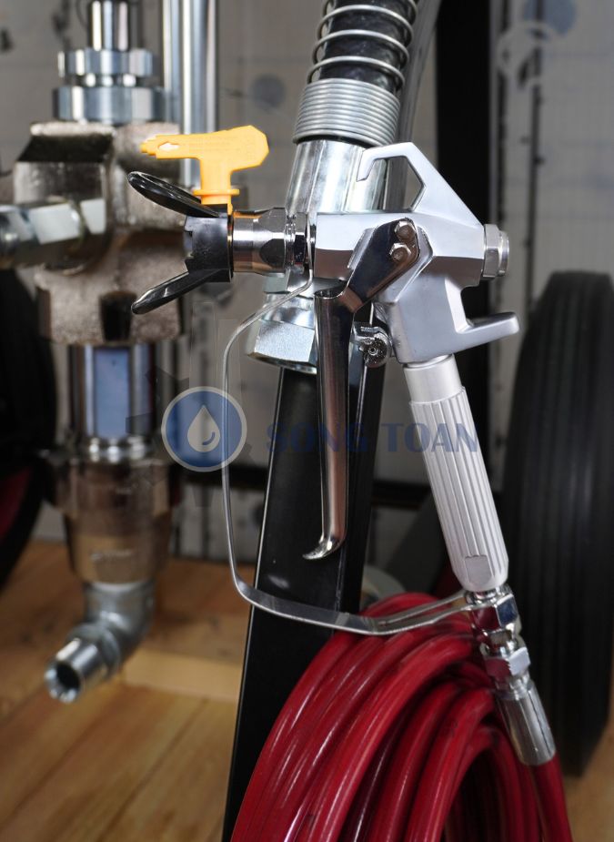 Máy phun sơn dầu, sơn epoxy